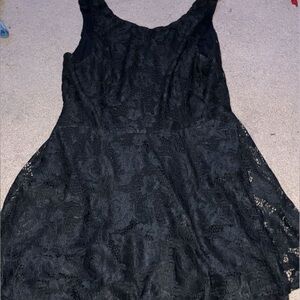 Black Ruched Form-Fitting Midi Dress